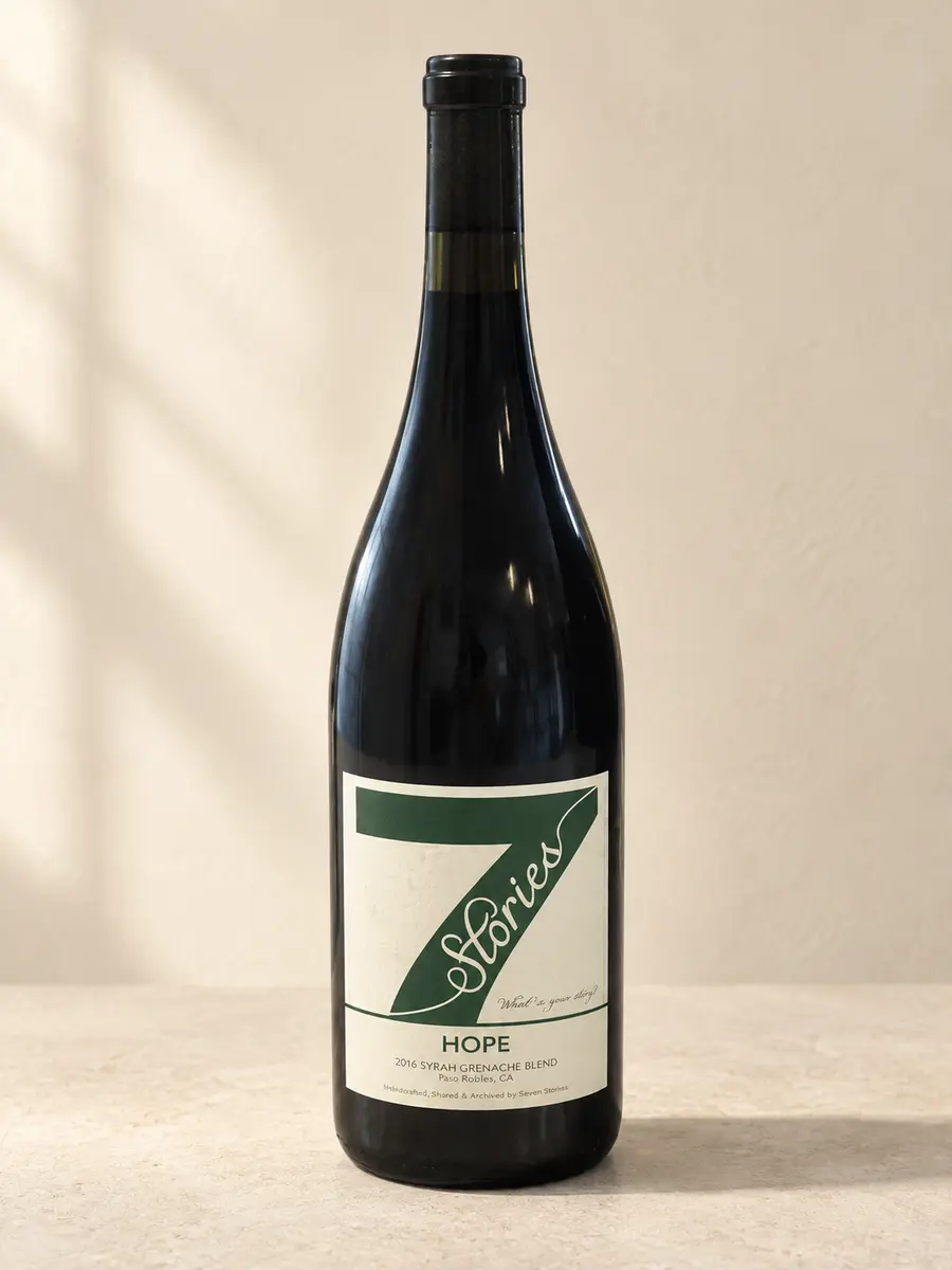 Hope bottle, studio visualization
