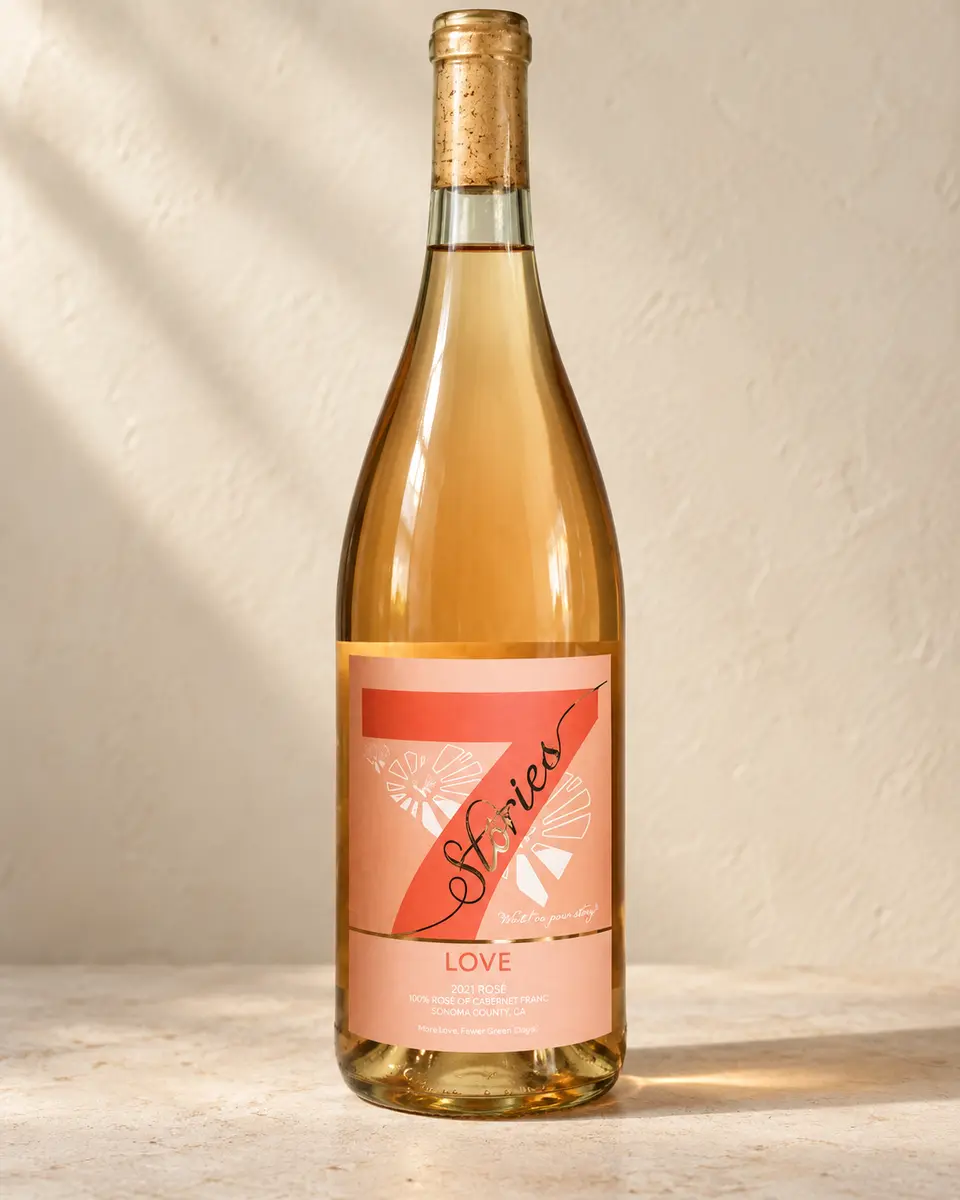 Love bottle, studio visualization
