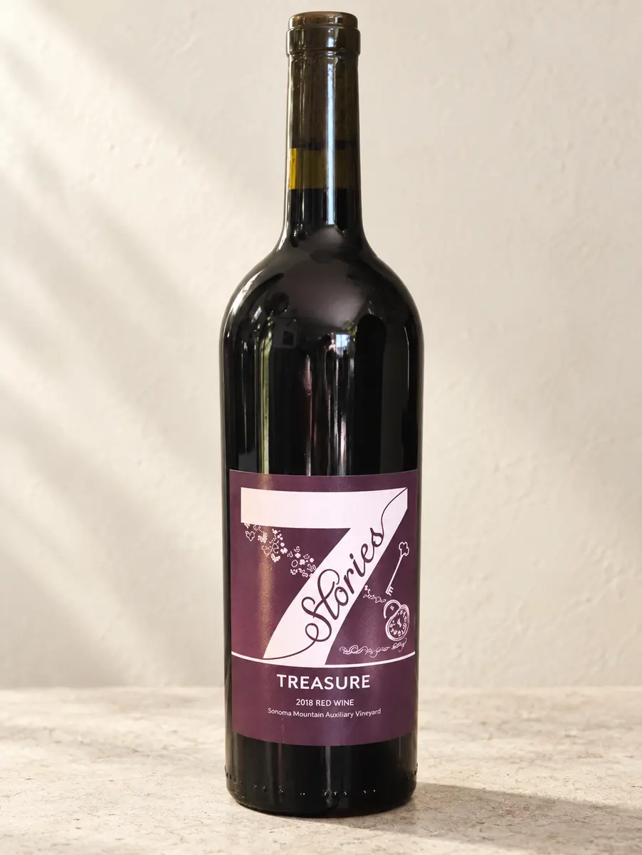 Treasure bottle, studio visualization